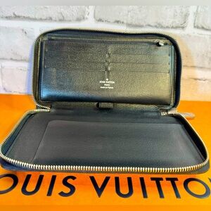LOUIS VUITTON Epi Zippy Organizer Wallet Black Noir M63852